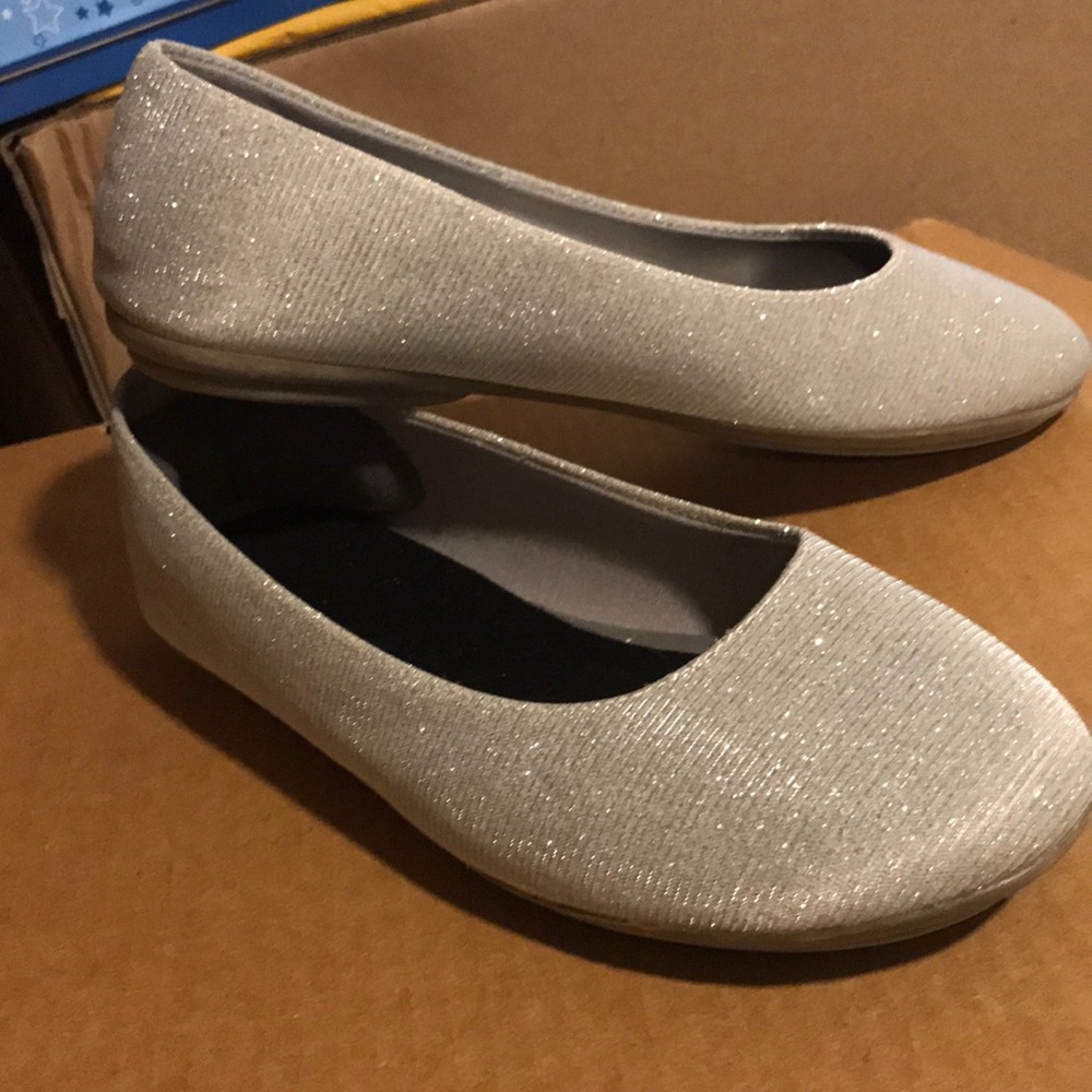 Shoes - Picture 6 of 7